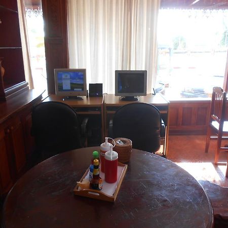 Chanthasom Guesthouse Ban Nongdouang Dış mekan fotoğraf
