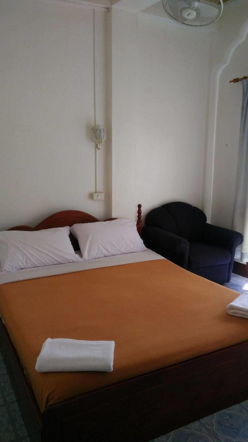 Chanthasom Guesthouse Ban Nongdouang Dış mekan fotoğraf