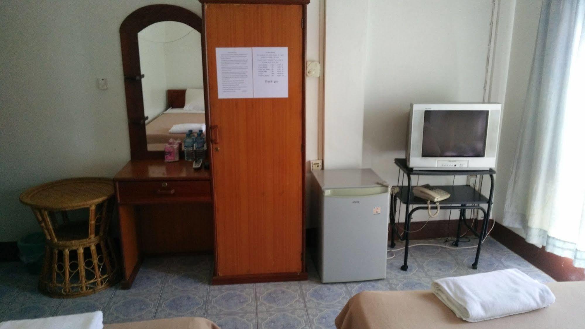 Chanthasom Guesthouse Ban Nongdouang Dış mekan fotoğraf