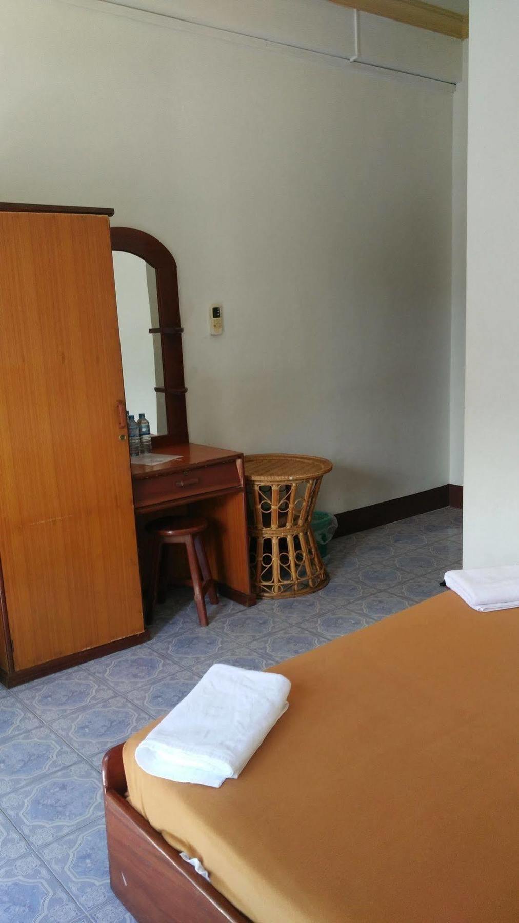 Chanthasom Guesthouse Ban Nongdouang Dış mekan fotoğraf
